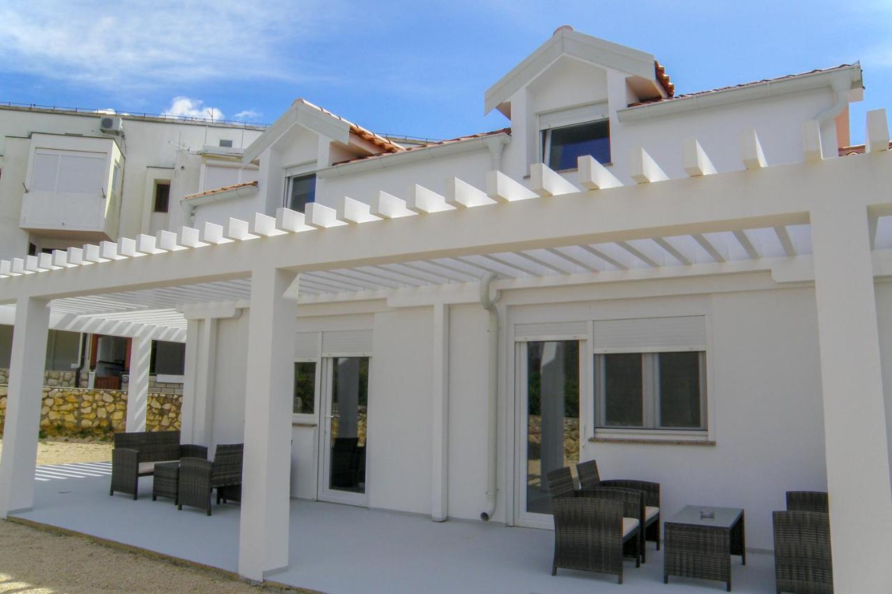Lada Apartmani Novalja Extérieur photo