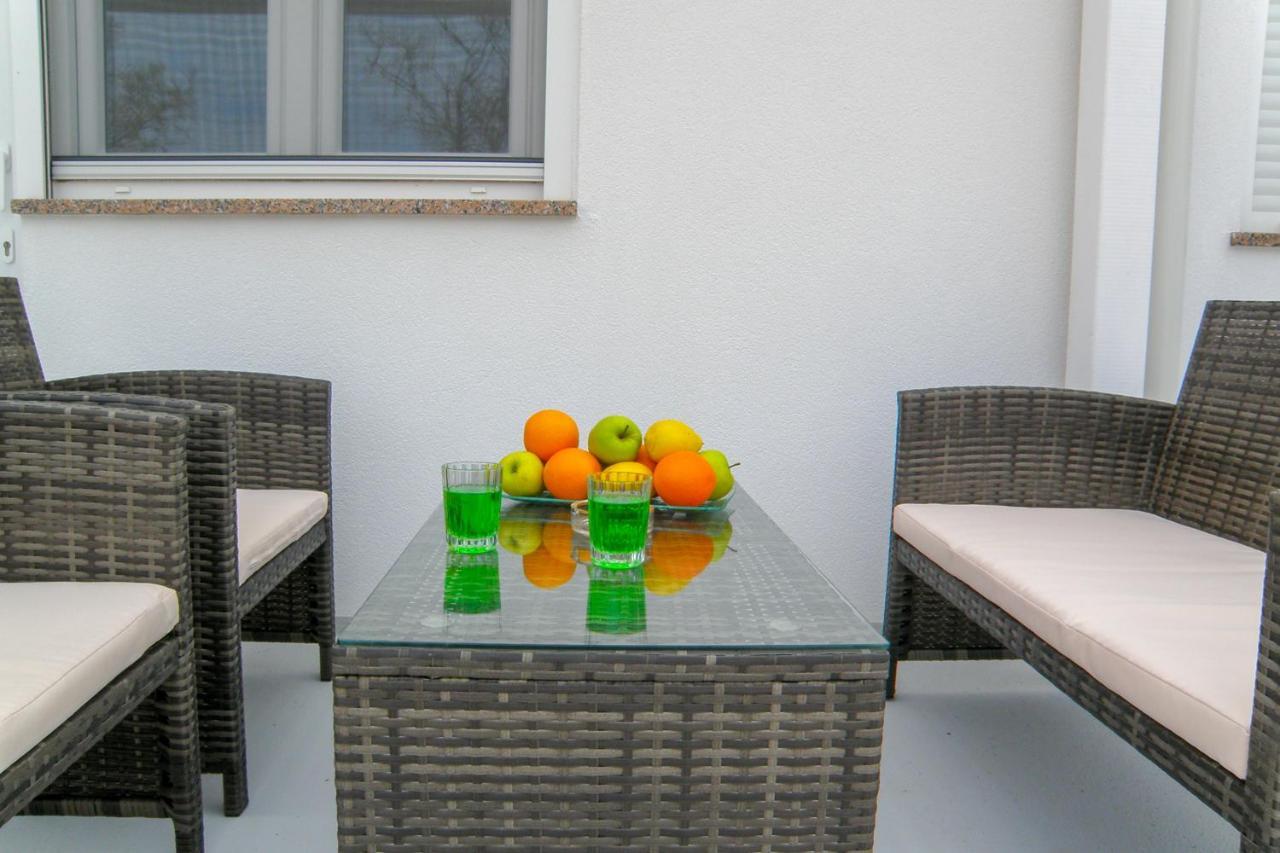 Lada Apartmani Novalja Extérieur photo
